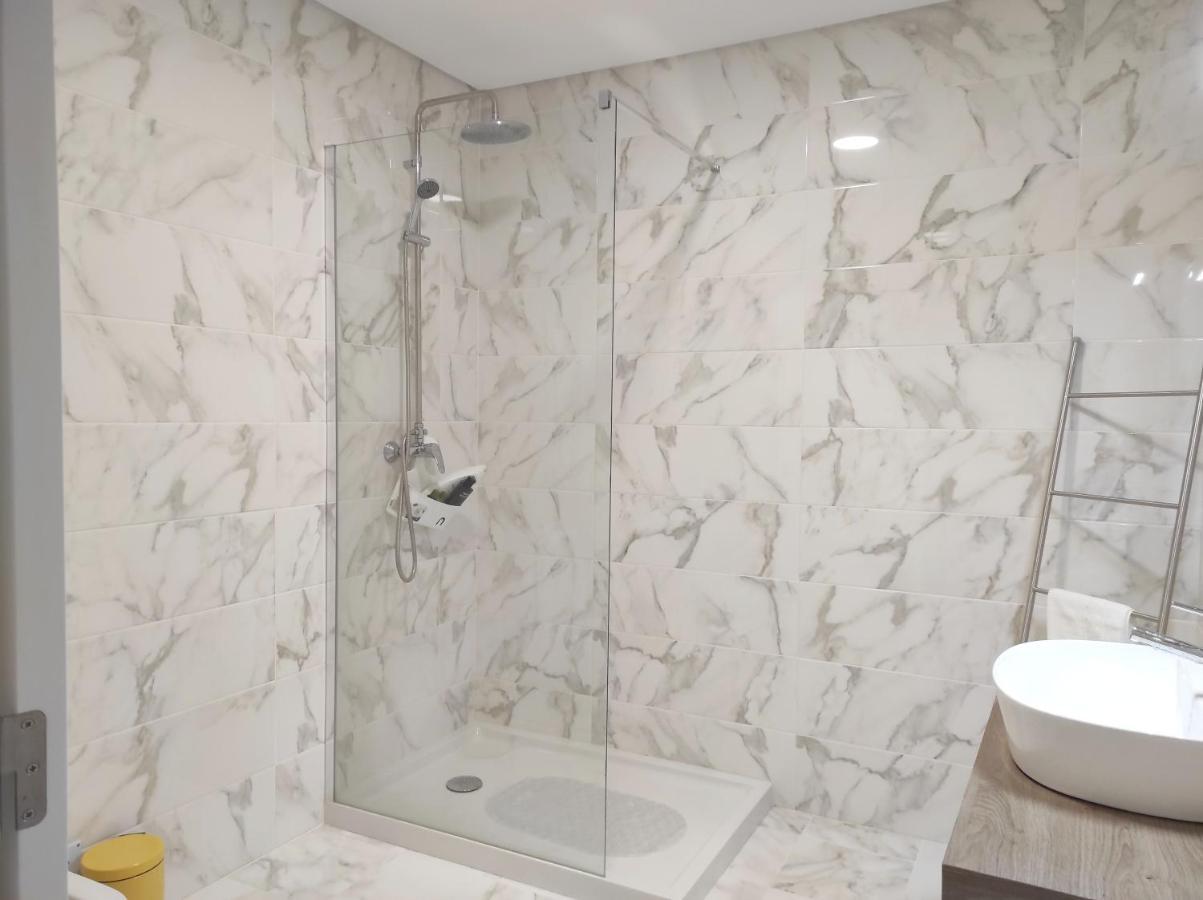 Hall 92 Quartos Com Wc Em Moradia Com Piscina A-Das-Lebres Лориш Екстер'єр фото