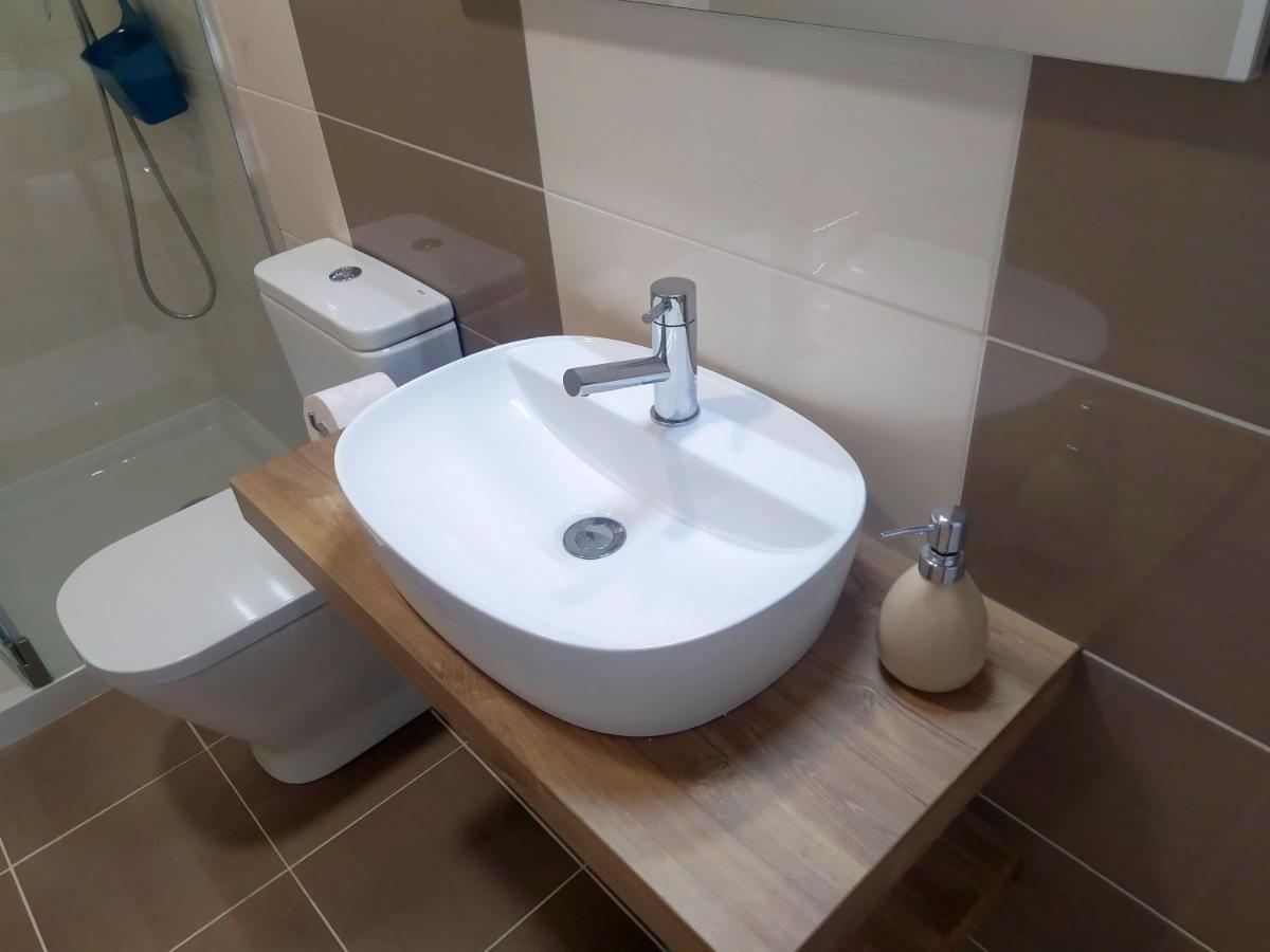 Hall 92 Quartos Com Wc Em Moradia Com Piscina A-Das-Lebres Лориш Екстер'єр фото