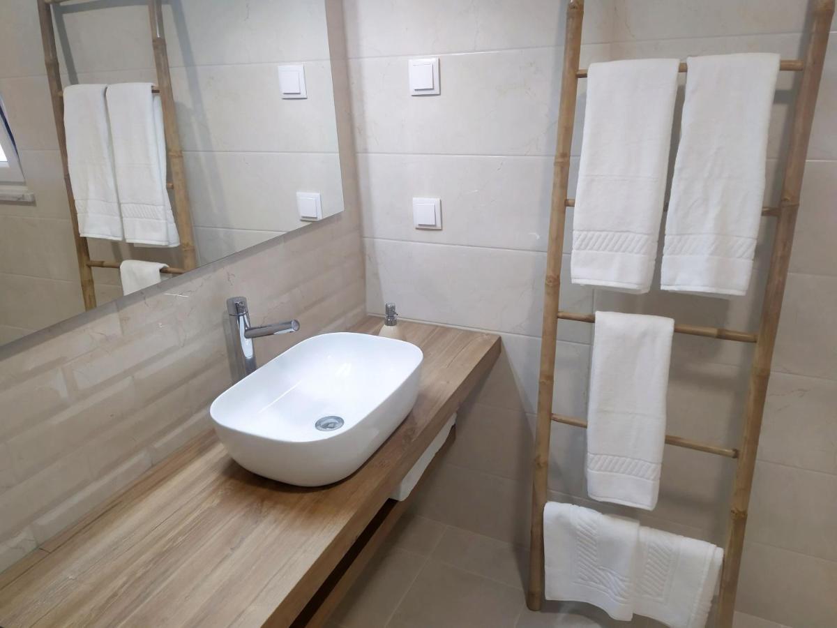 Hall 92 Quartos Com Wc Em Moradia Com Piscina A-Das-Lebres Лориш Екстер'єр фото