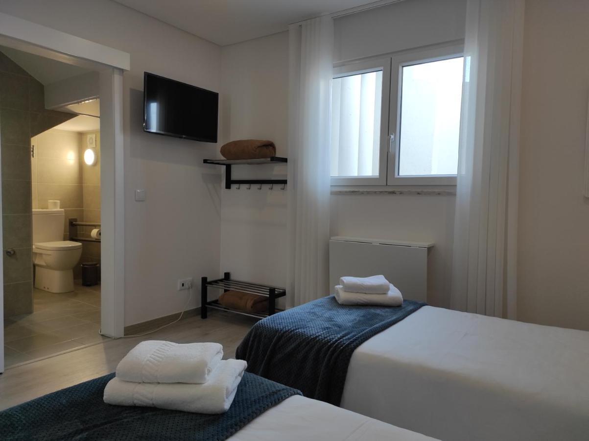 Hall 92 Quartos Com Wc Em Moradia Com Piscina A-Das-Lebres Лориш Екстер'єр фото