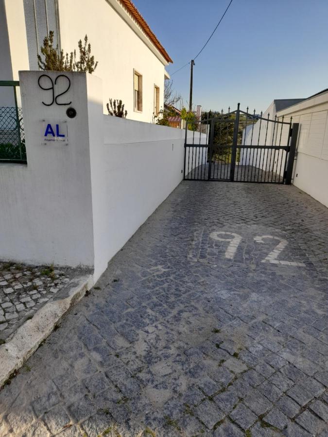 Hall 92 Quartos Com Wc Em Moradia Com Piscina A-Das-Lebres Лориш Екстер'єр фото