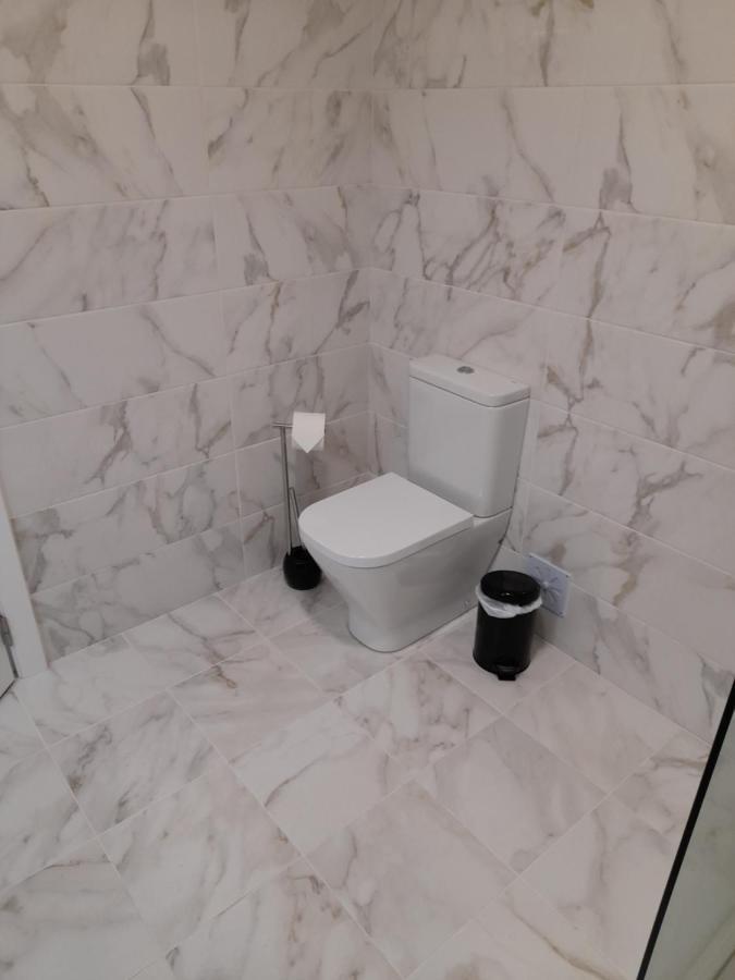 Hall 92 Quartos Com Wc Em Moradia Com Piscina A-Das-Lebres Лориш Екстер'єр фото